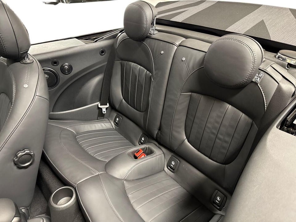 MINI Cooper SE Cabriolet 2d