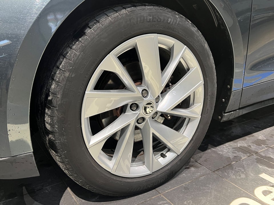 Skoda Enyaq 60 iV Lodge 5d