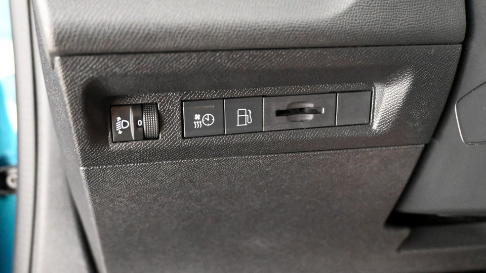 Peugeot 408 1,6 Hybrid Allure Pack EAT8 5d