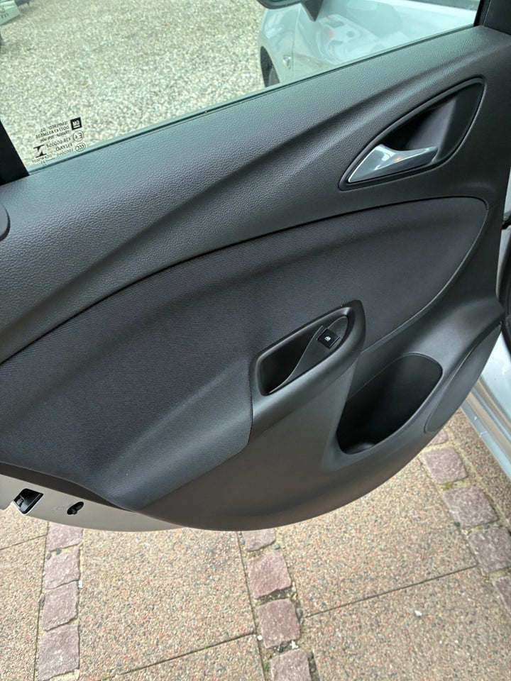 Opel Astra 1,2 T 110 Edition Sports Tourer 5d