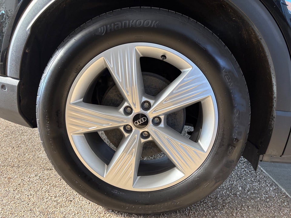 Audi Q4 e-tron 40  5d