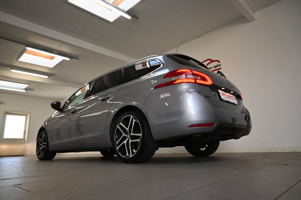 Peugeot 308 1,5 BlueHDi 130 Allure+ Sky SW 5d
