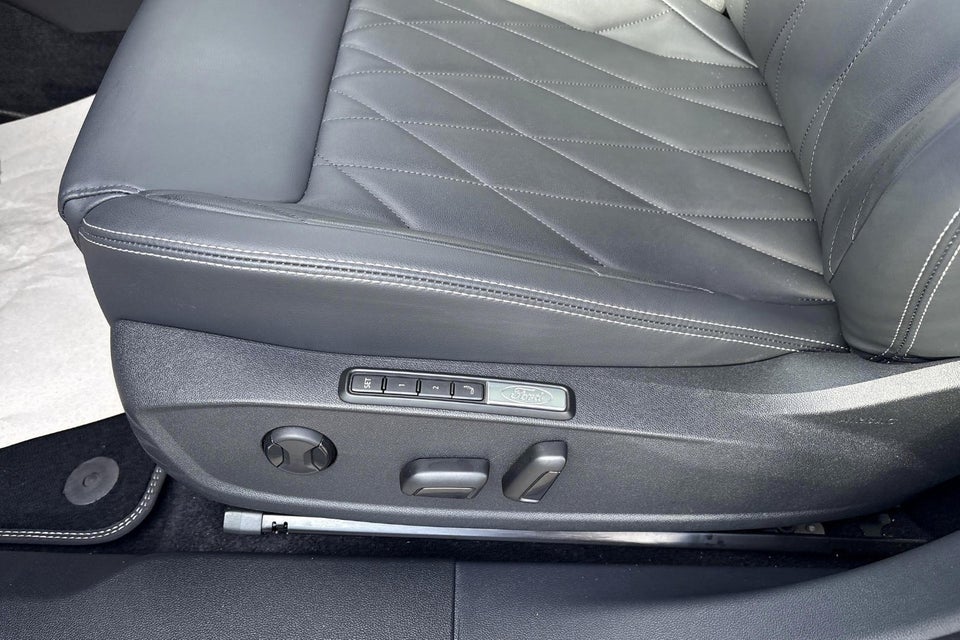 Ford Explorer 77 Premium Extended Range 5d