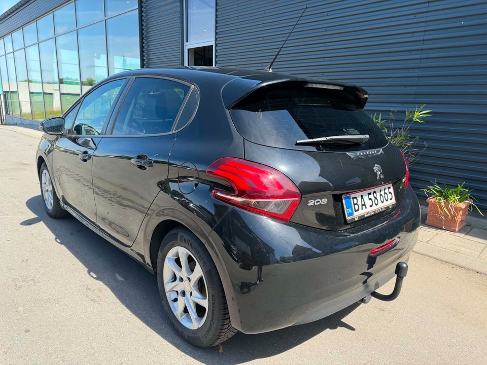Peugeot 208 1,2 VTi 82 Intense 5d