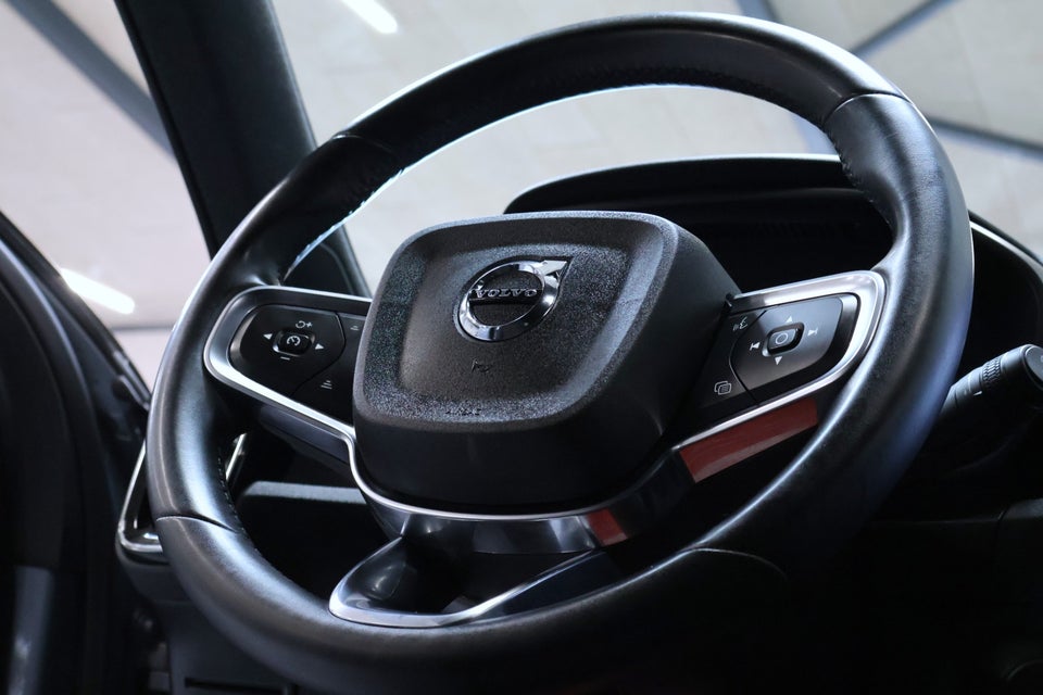 Volvo XC40 P6 ReCharge Plus 5d