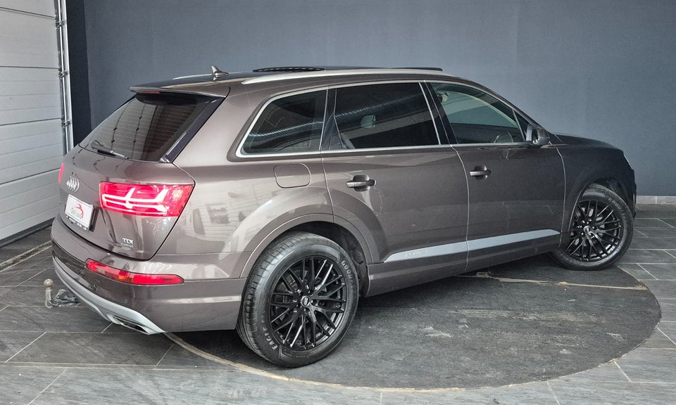 Audi Q7 3,0 TDi 272 quattro Tiptr. 5d