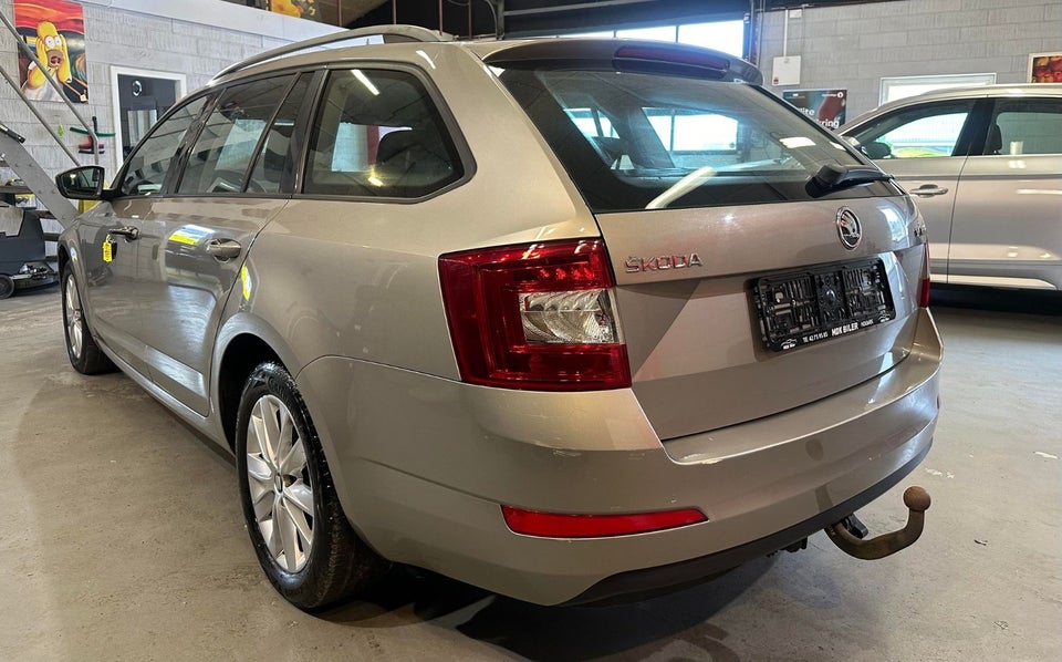 Skoda Octavia 1,6 TDi 105 Active Combi 5d