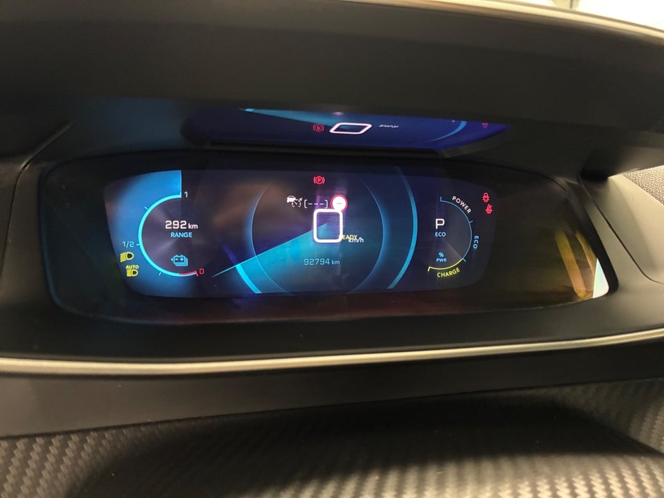 Peugeot e-2008 50 GT Sky 5d