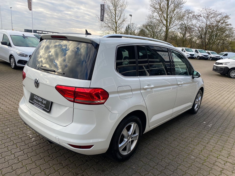 VW Touran 2,0 TDi 150 Highline+ DSG Van 5d