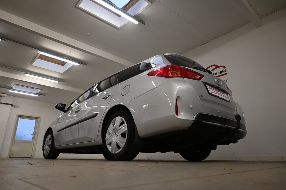 Toyota Auris 1,6 T2+ Touring Sports 5d