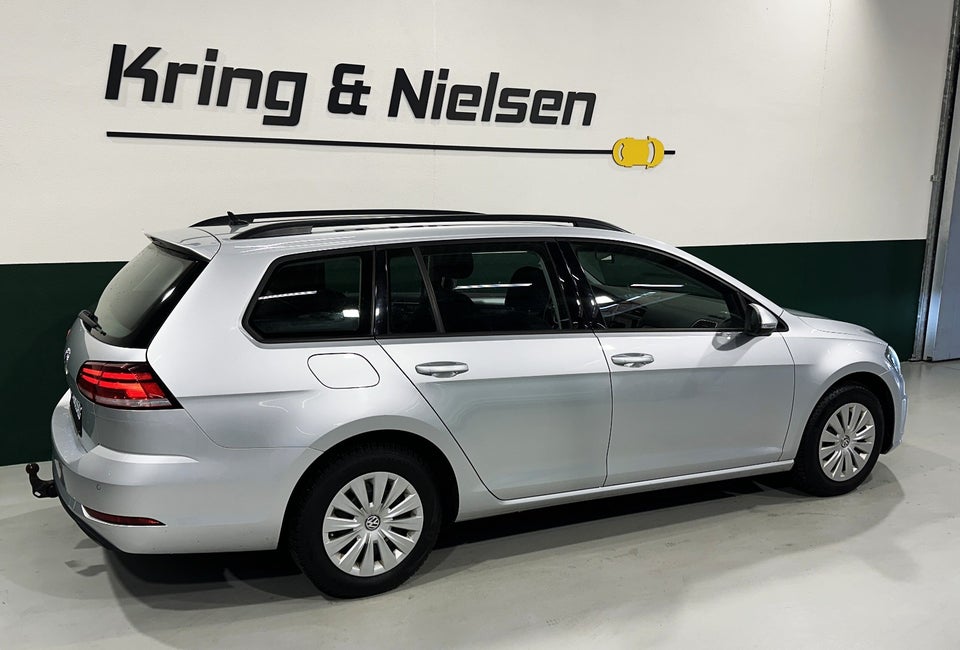 VW Golf VII 1,6 TDi 115 Trendline Variant 5d