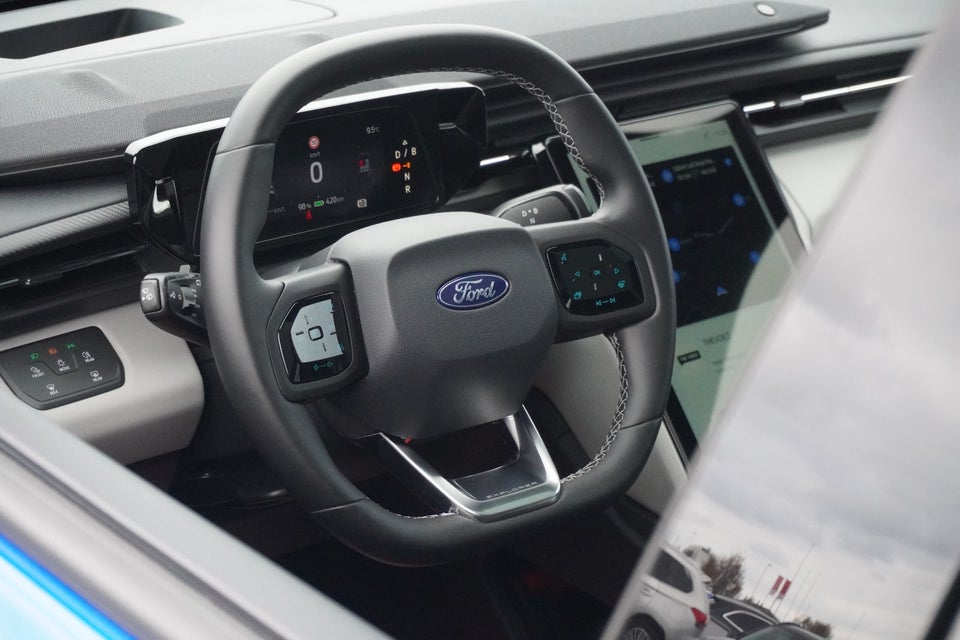 Ford Explorer 82 Premium Extended Range 5d