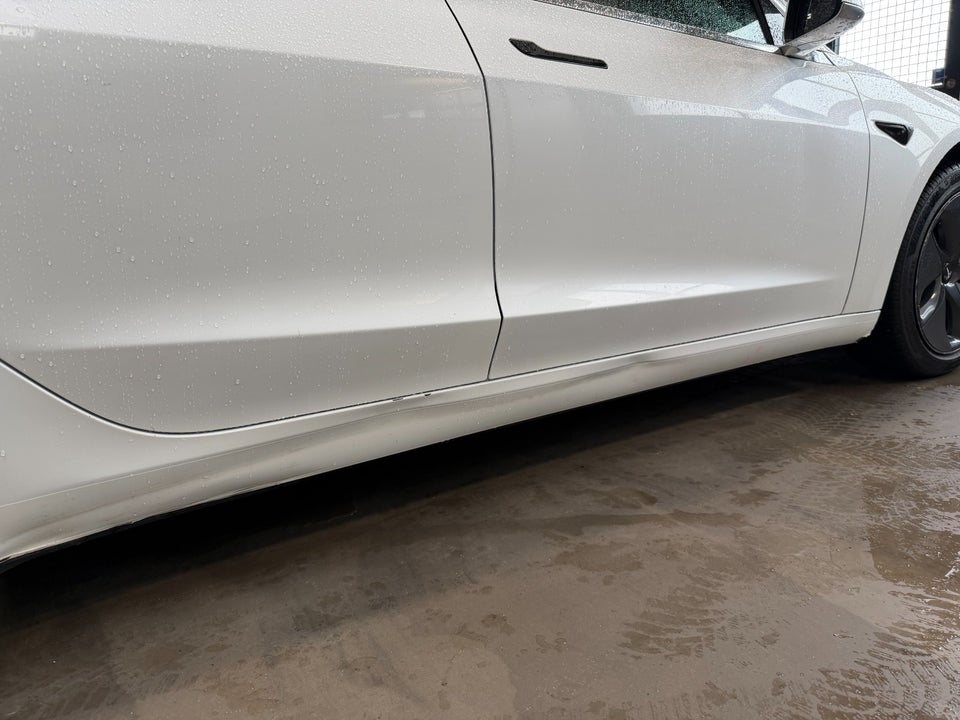 Tesla Model 3 Standard Range+ RWD 4d