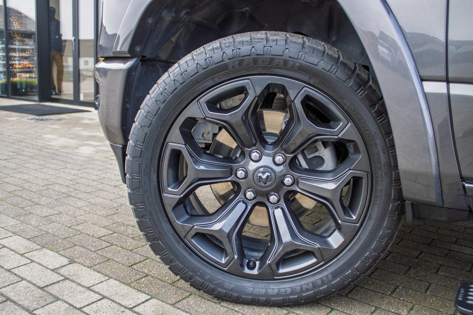 Dodge RAM 1500 5,7 V8 Hemi eTorque Limited Night aut. 4d