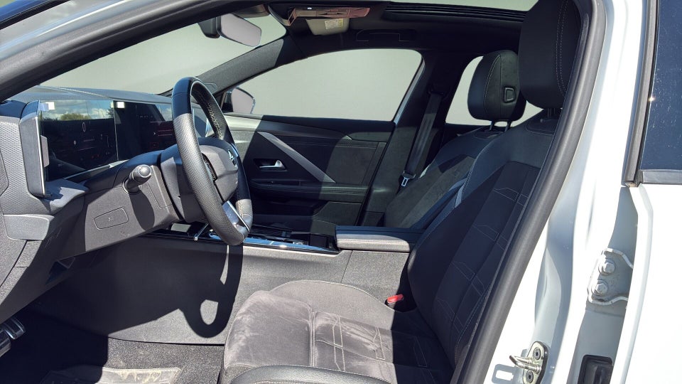 Opel Astra-e 54 Ultimate 5d