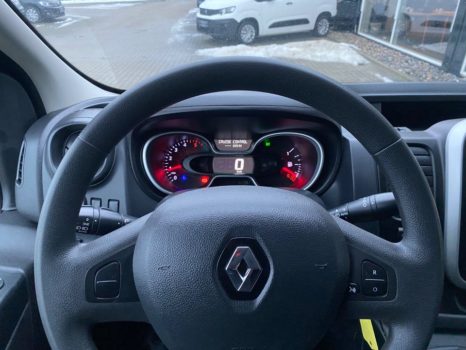 Renault Trafic T29 2,0 dCi 120 L2H1