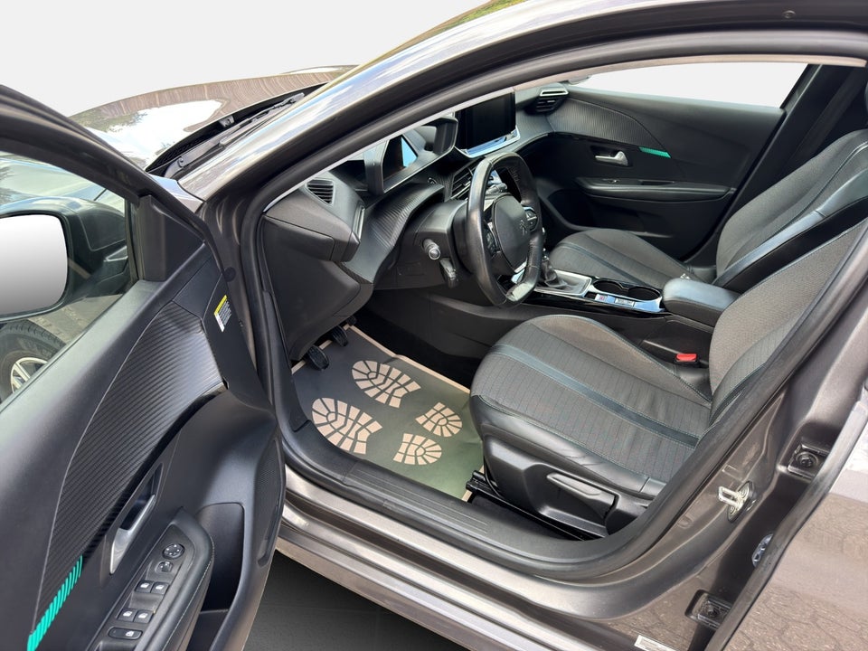 Peugeot 208 1,2 PureTech 100 Allure Sky 5d