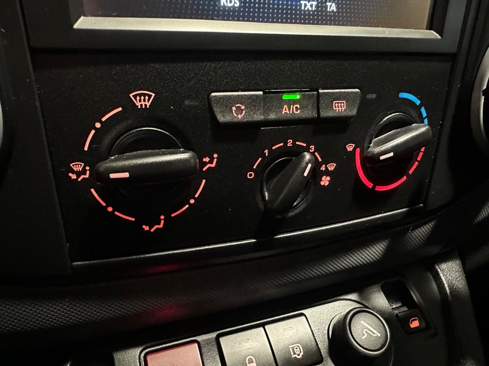 Peugeot Partner 1,6 BlueHDi 100 L2 ESG Flex Van 5d