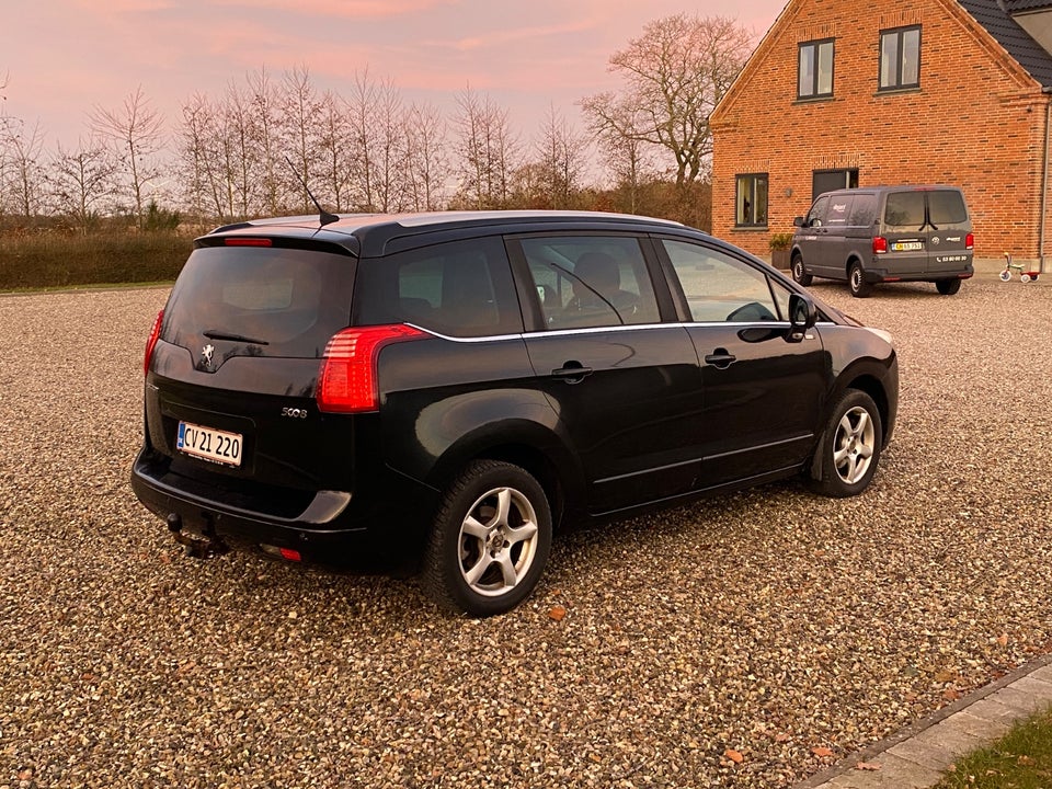 Peugeot 5008 1,6 HDi 114 Style 5d