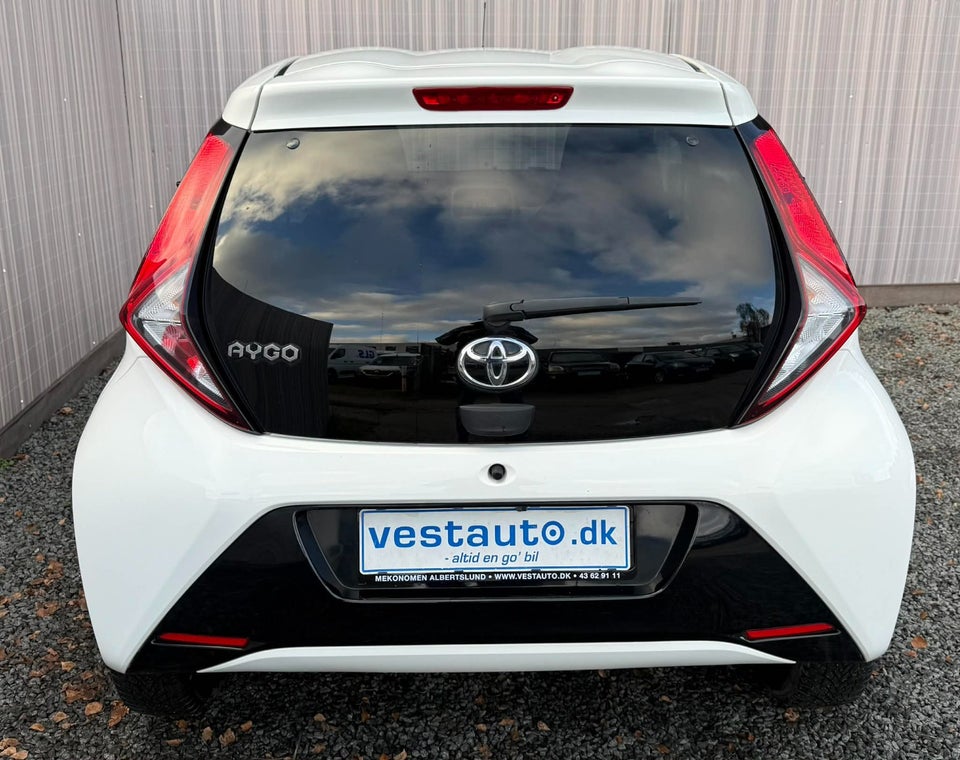 Toyota Aygo 1,0 VVT-i x-press 5d