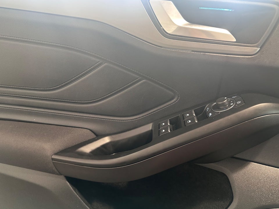 Ford Focus 1,0 EcoBoost mHEV Titanium Style stc. 5d