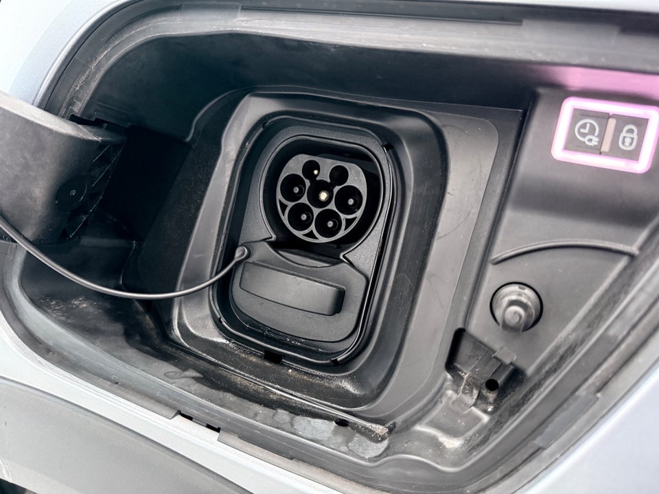 Peugeot e-2008 54 GT 5d