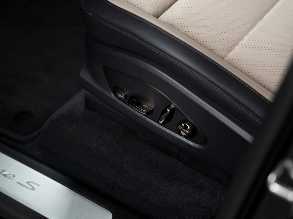 Porsche Cayenne S Electric Coupé 5d