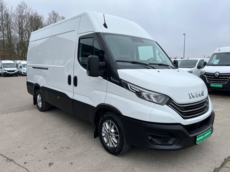 Iveco Daily 2,3 35S16 12m³ Van AG8