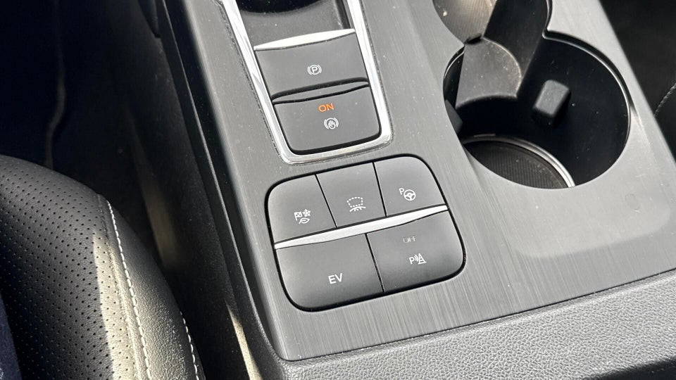 Ford Kuga 2,5 PHEV Vignale CVT 5d