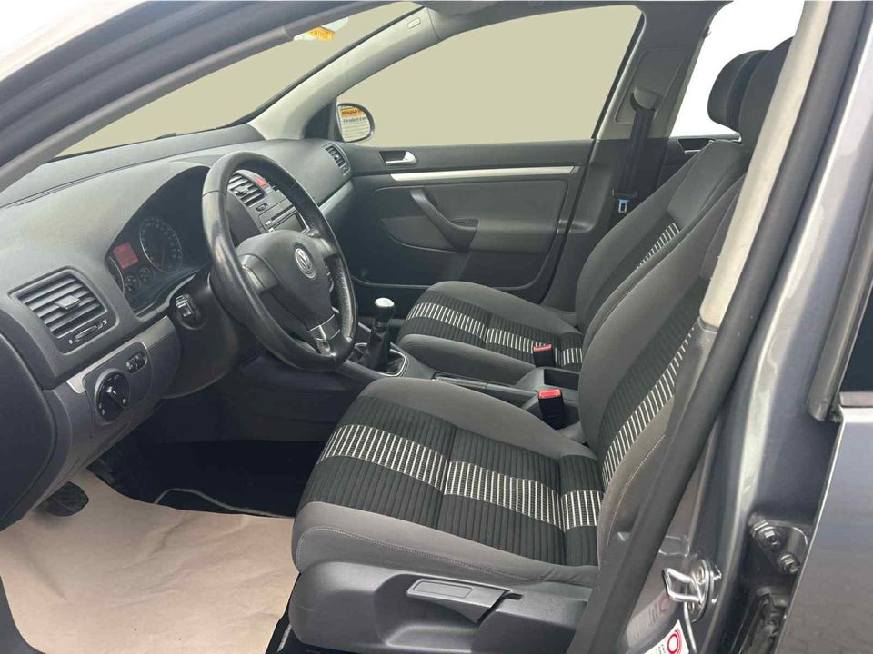 VW Golf V 1,6 Comfortline 5d