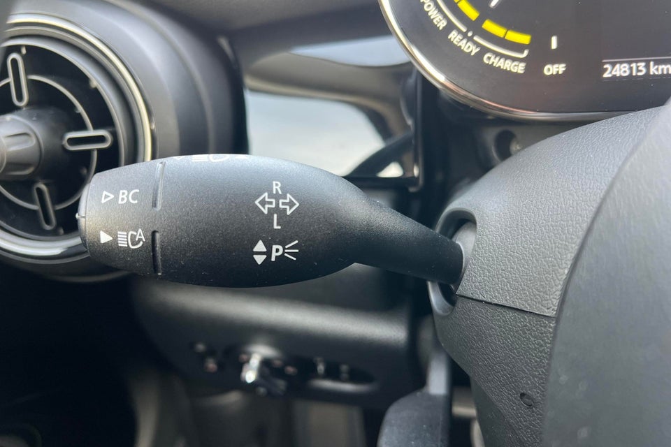 MINI Cooper SE Essential 3d