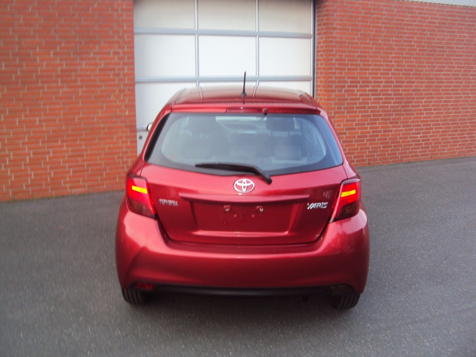 Toyota Yaris 1,0 VVT-i T2 5d