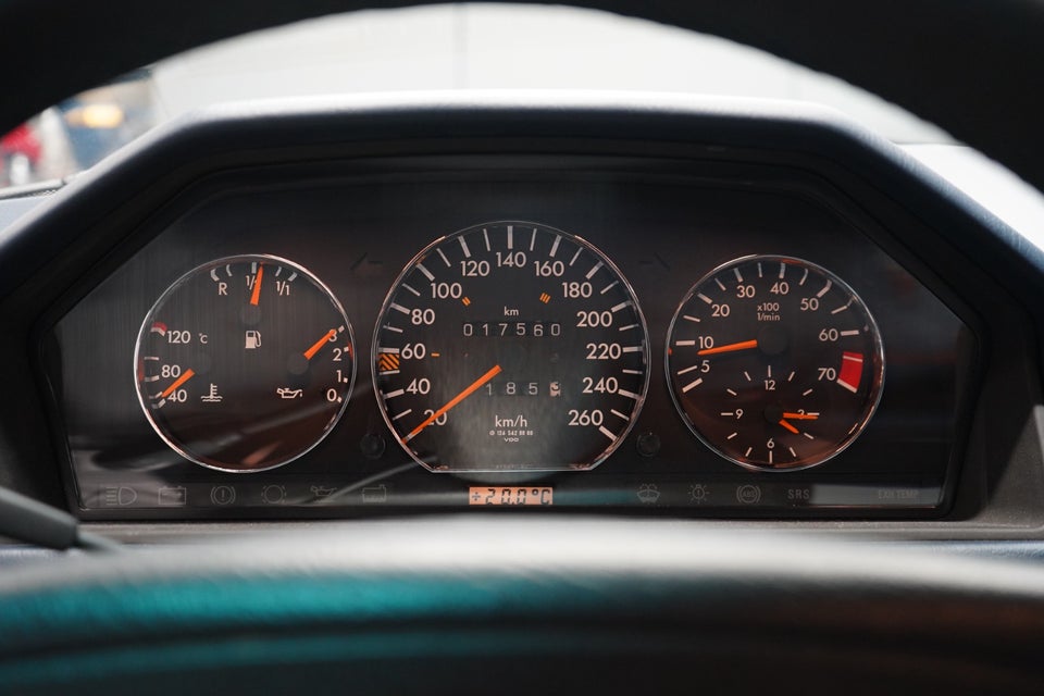 Mercedes E280 2,8  4d