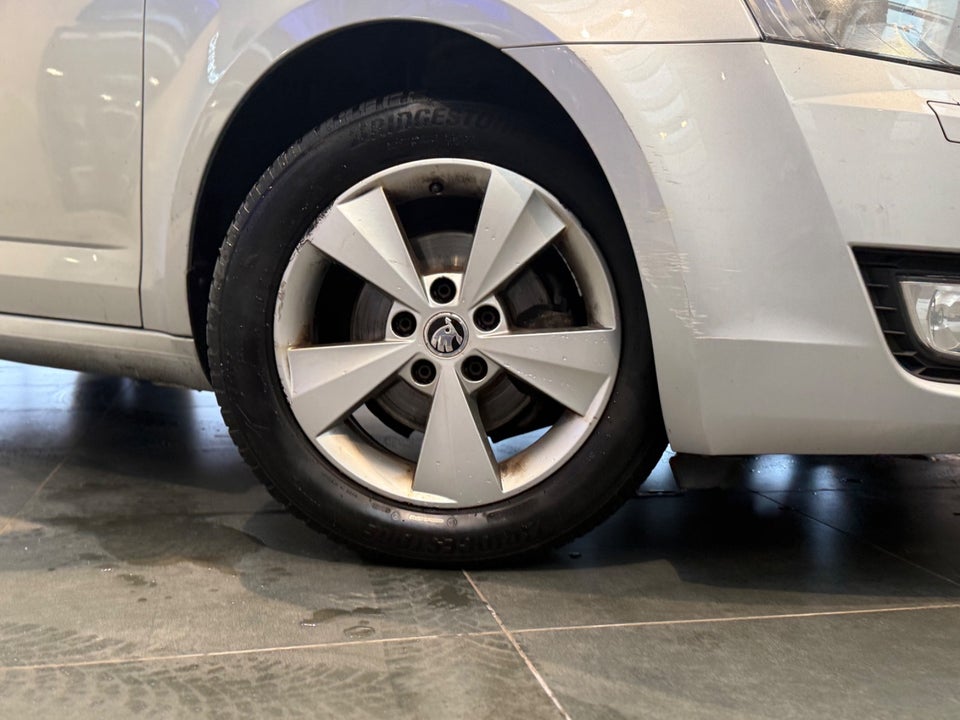 Skoda Octavia 1,6 TDi 110 Active 5d