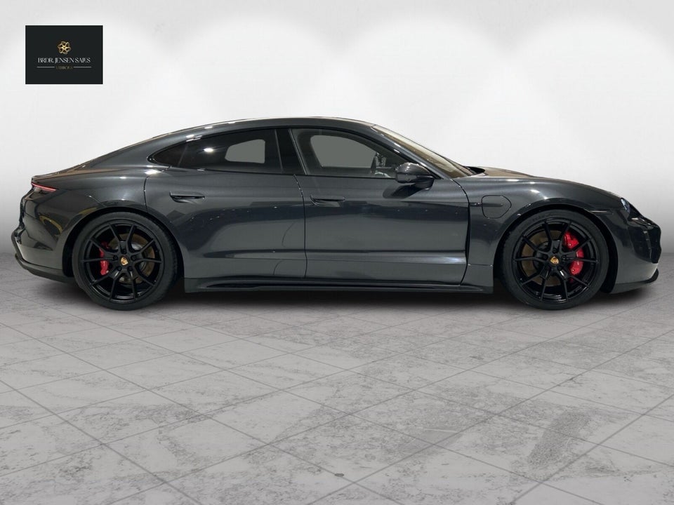 Porsche Taycan GTS Performance+  4d