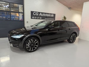 Volvo V90 CC, modelår 2019, 127,000 km