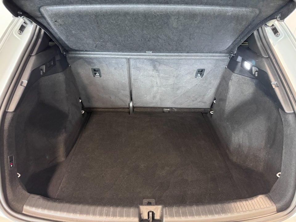 Audi Q4 e-tron 40 S-line 5d