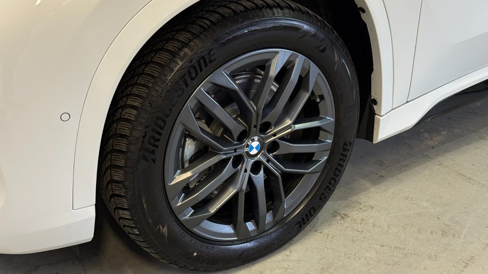 BMW iX1 xDrive30 Fully Charged M-Sport 5d