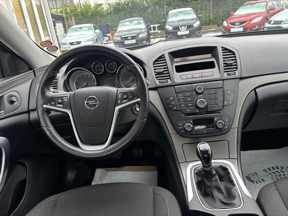 Opel Insignia 1,8 Edition 4d