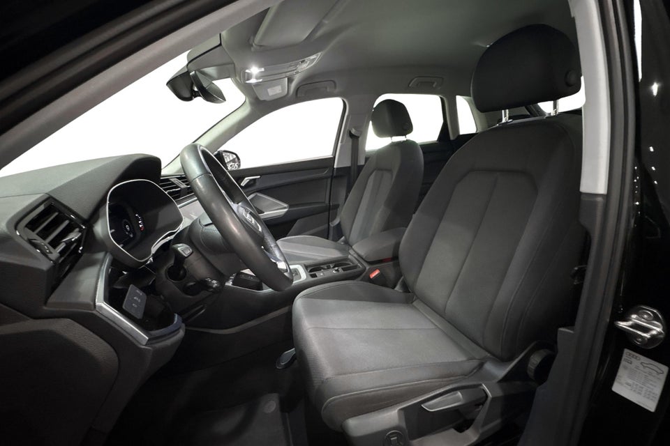 Audi Q3 45 TFSi e Attitude plus S-tr. 5d