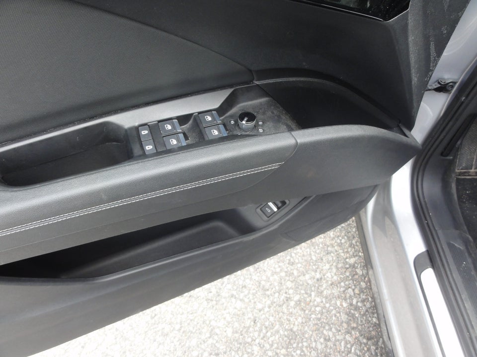 Audi Q4 e-tron 40 Attitude 5d