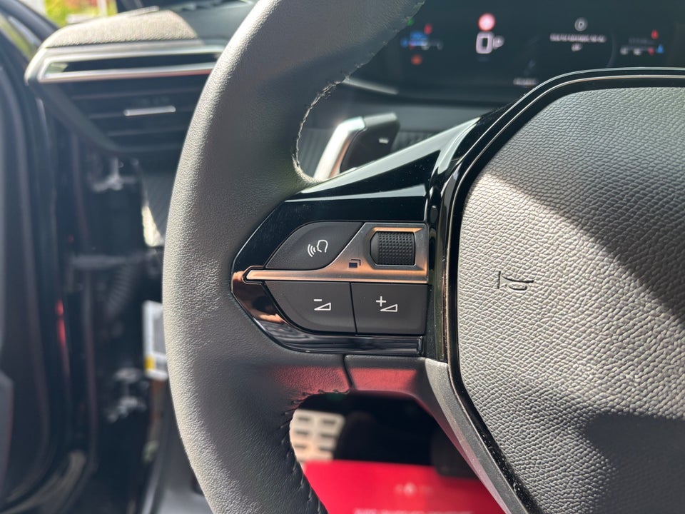 Peugeot 2008 1,2 PureTech 130 Allure EAT8 5d