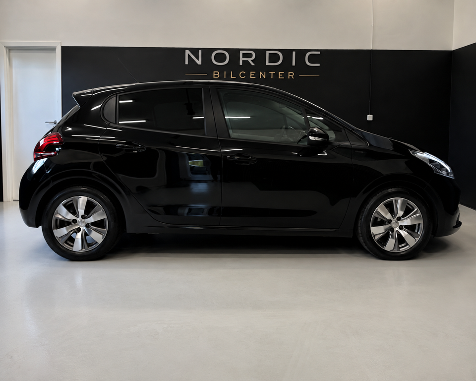 Peugeot 208 1,2 PureTech 110 Signature Sky 5d