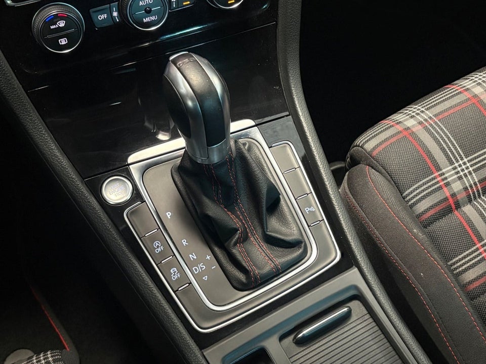 VW Golf VII 2,0 GTi Performance DSG 5d