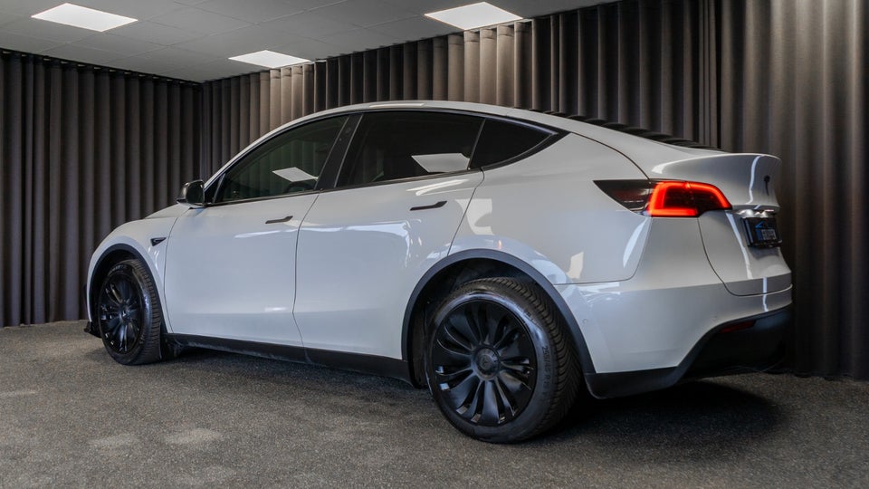 Tesla Model Y Long Range AWD 5d