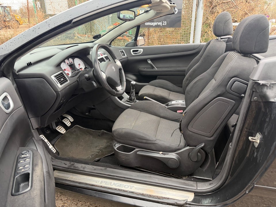 Peugeot 307 2,0 16V CC 2d