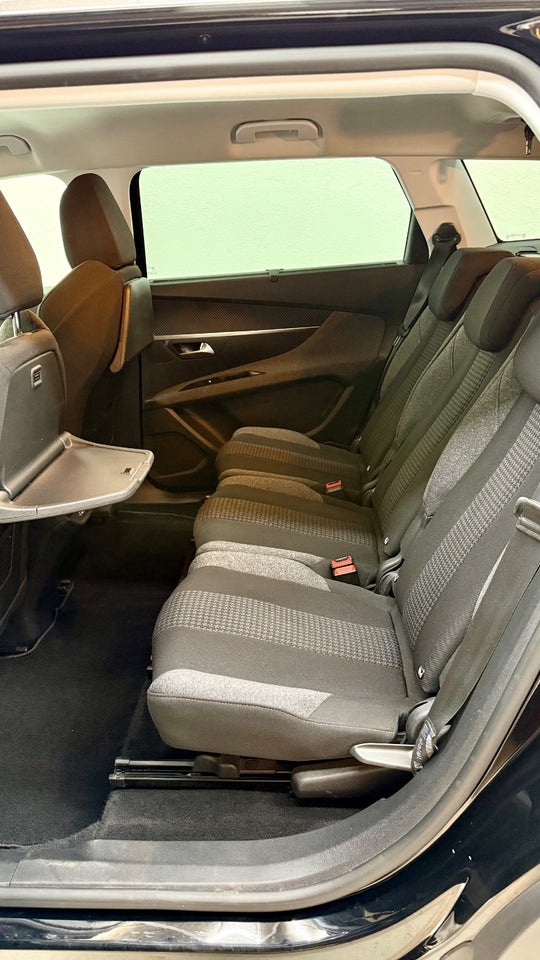 Peugeot 5008 1,2 e-THP 130 Allure 7prs 5d