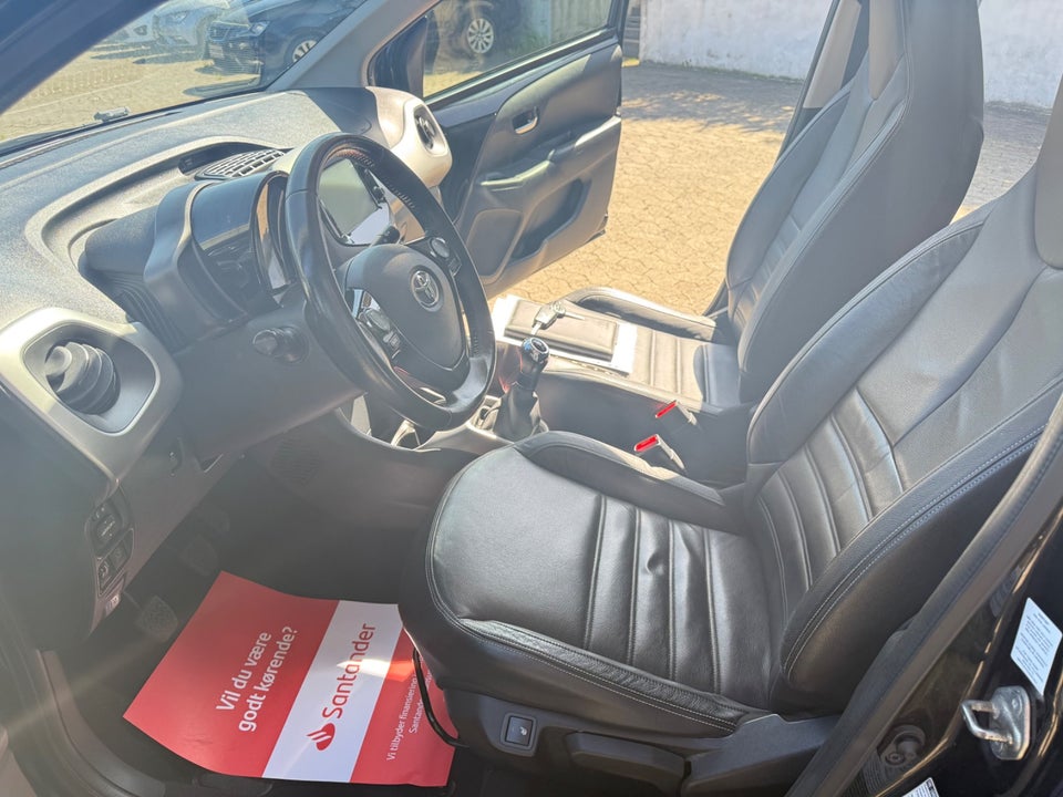 Toyota Aygo 1,0 VVT-i x-black II 5d