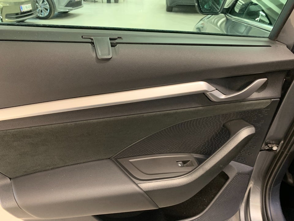 Skoda Octavia 1,5 eTSi 150 Selection DSG 5d