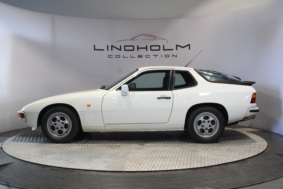 Porsche 924 2,5 S 3d